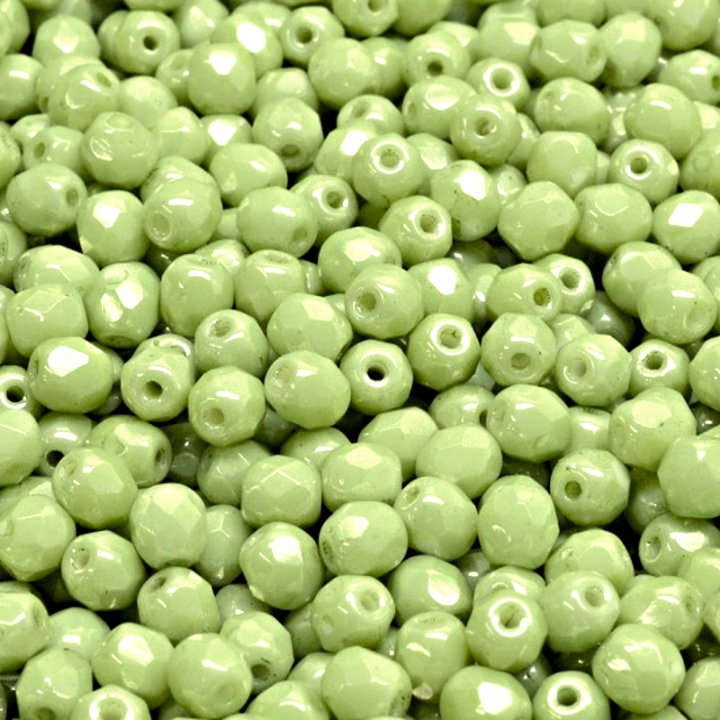 100ks České skleněné broušené ohňovky kulička 4mm bílá/ světle zelený listr