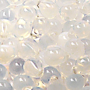 10ks České skleněné mačkané korálky kapky 10x14mm bílý opál