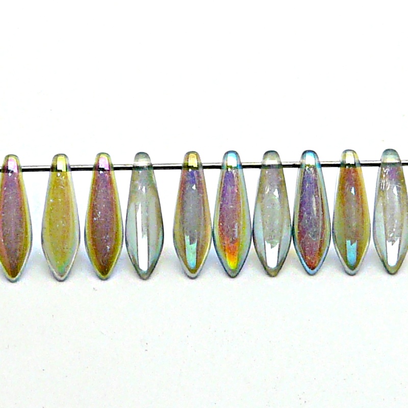30ks České skleněné mačkané korálky jazýčky 5x16mm čirá/ zelená duha