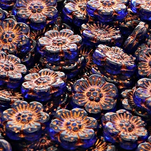 8ks České skleněné mačkané korálky kytičky ploché 14mm safír/ bronzový zátěr